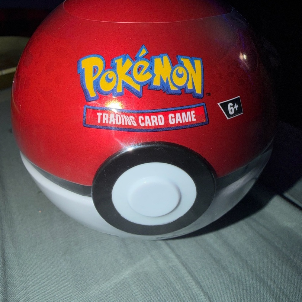 Poké Ball Trading Card Game - Red/White